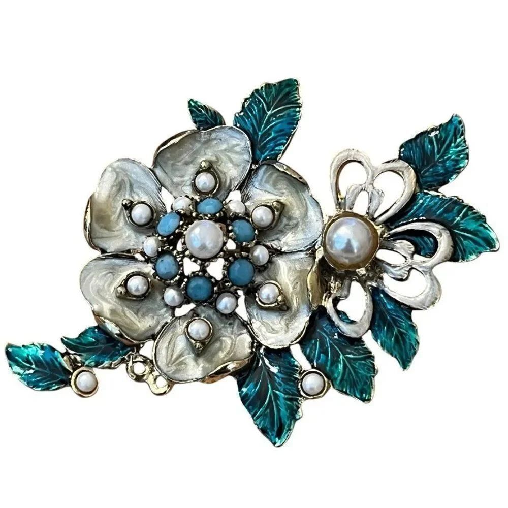 Monet Green Enamel White Faux Pearl Flower Gold Tone VTG Brooch Pin Signed